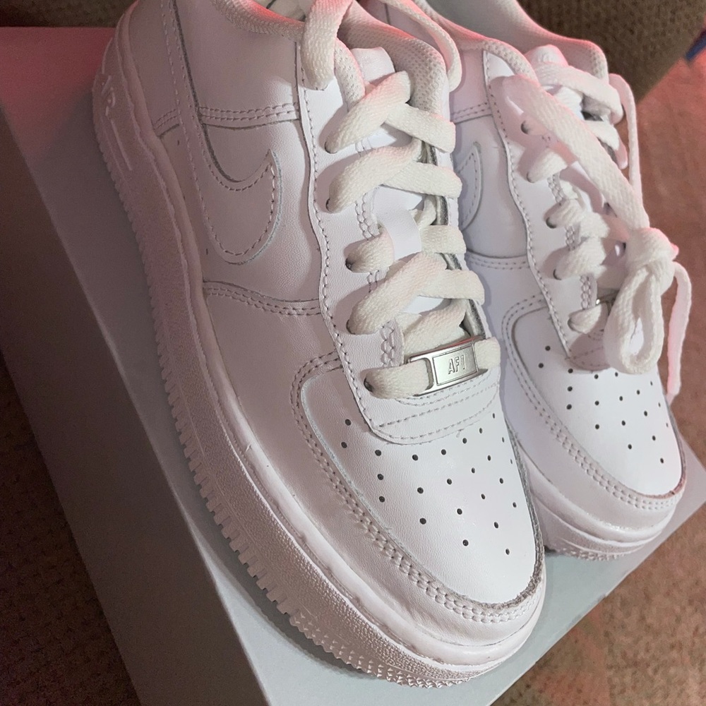 BRAND NEW GRADE SCHOOL AIR FORCE 1 SIZE 3.5Y
